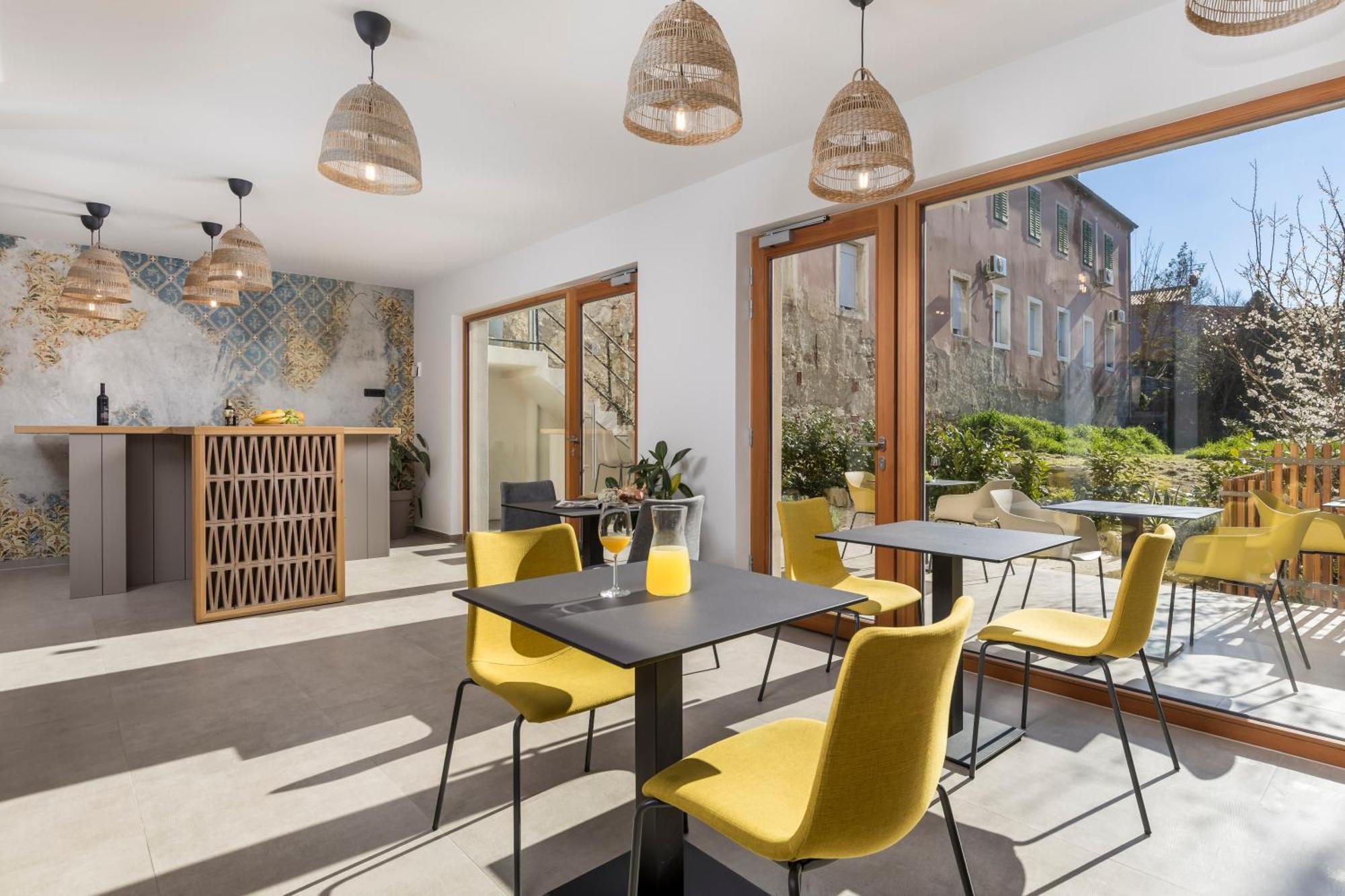 Pula Residence Rooms And Apartments Old City Center Экстерьер фото